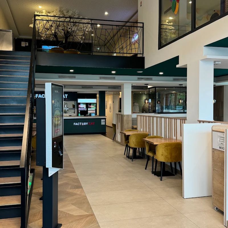 La salle et le comptoir Factory Eat